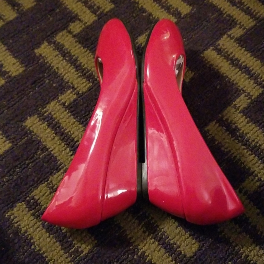Forever Red - Picture 2 of 3